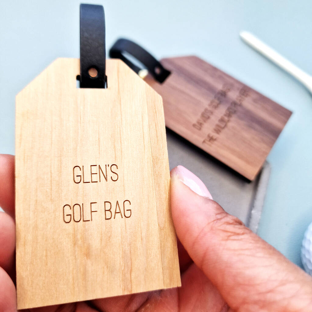 Back of alder wood luggage tag with personalised message